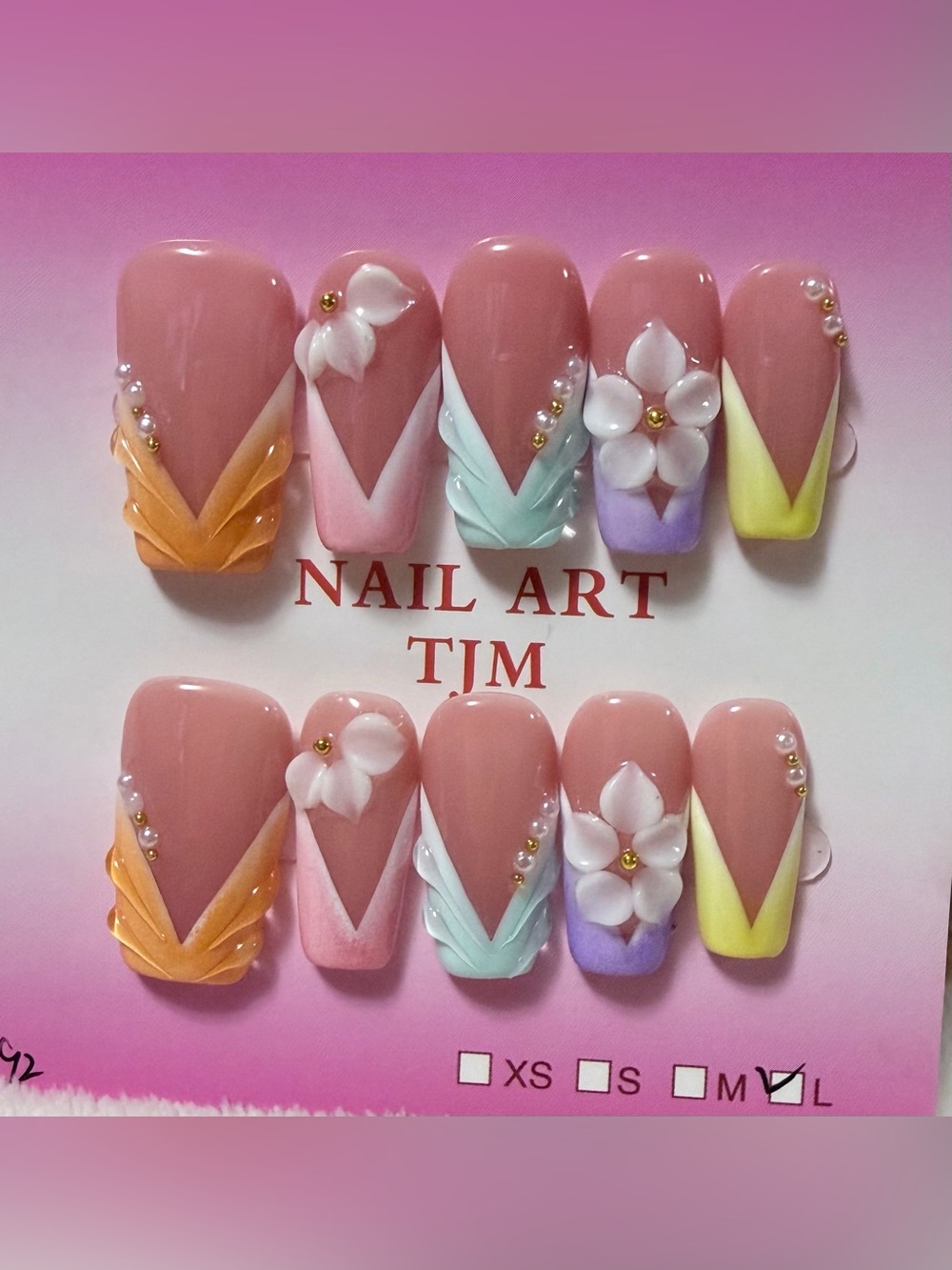 Nail Art Press-On Set in Pink with Pastel Accents by